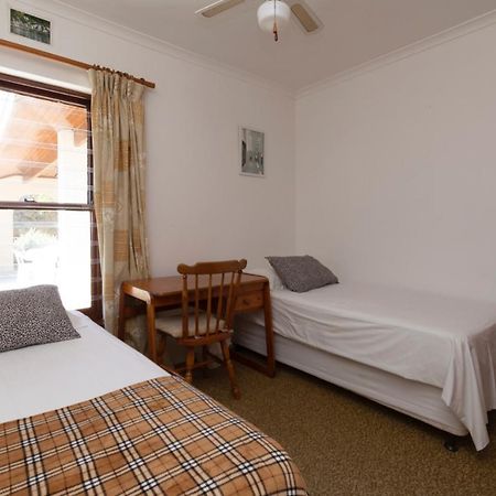 Room For 2 In Camps Bay Кейптаун Екстериор снимка