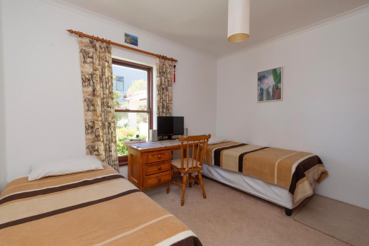 Room For 2 In Camps Bay Кейптаун Екстериор снимка